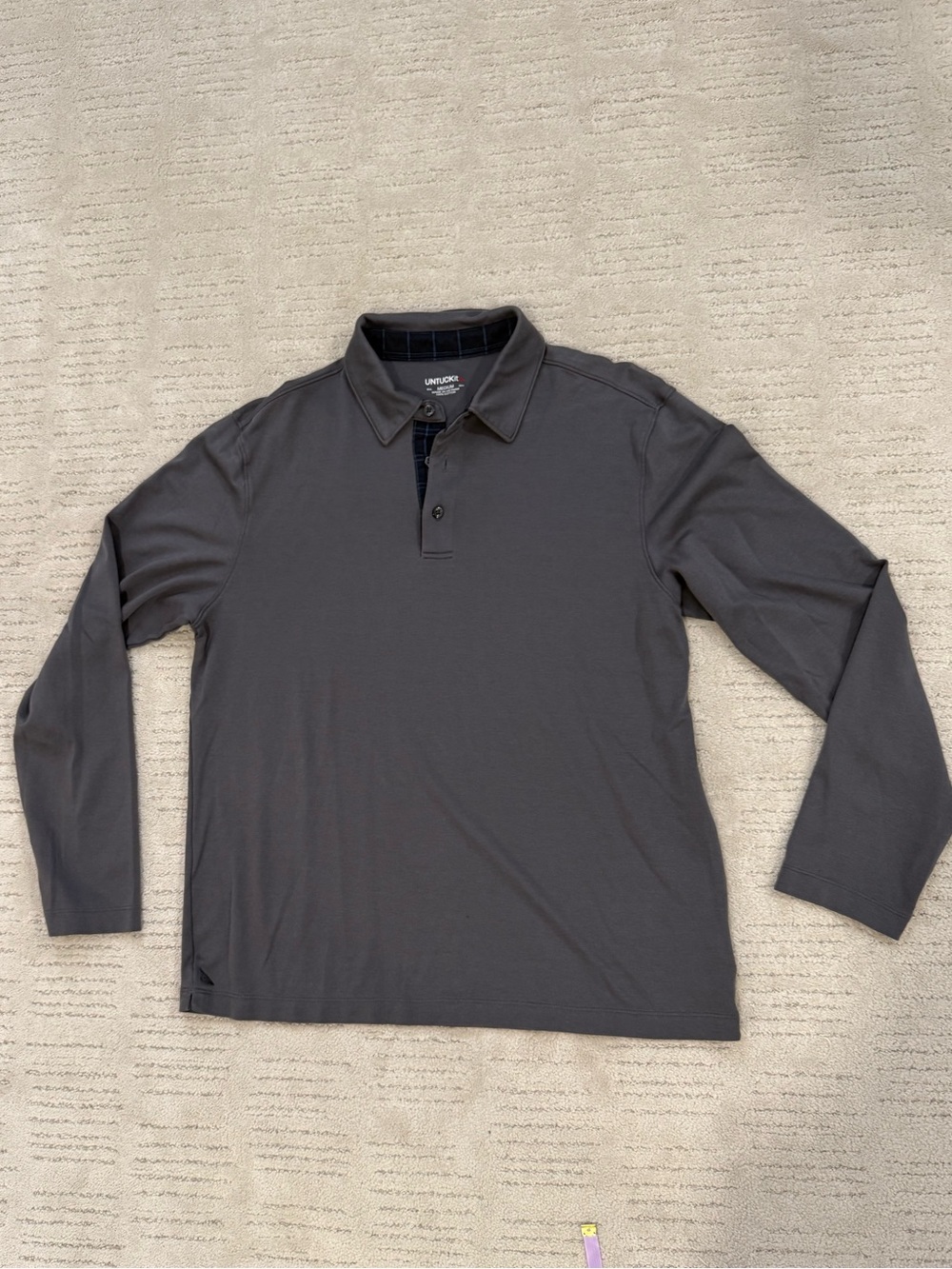 UNTUCKit Men's Long-Sleeve Polo in Charcoal